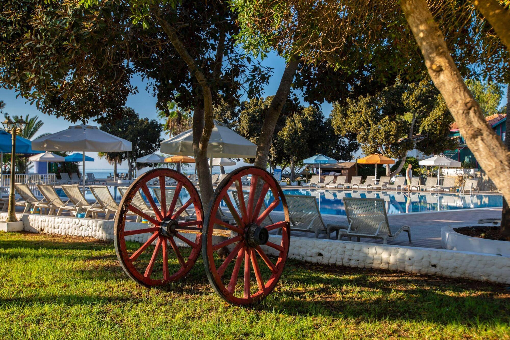 Merit Cyprus Gardens Holiday Famagusta  Exterior foto